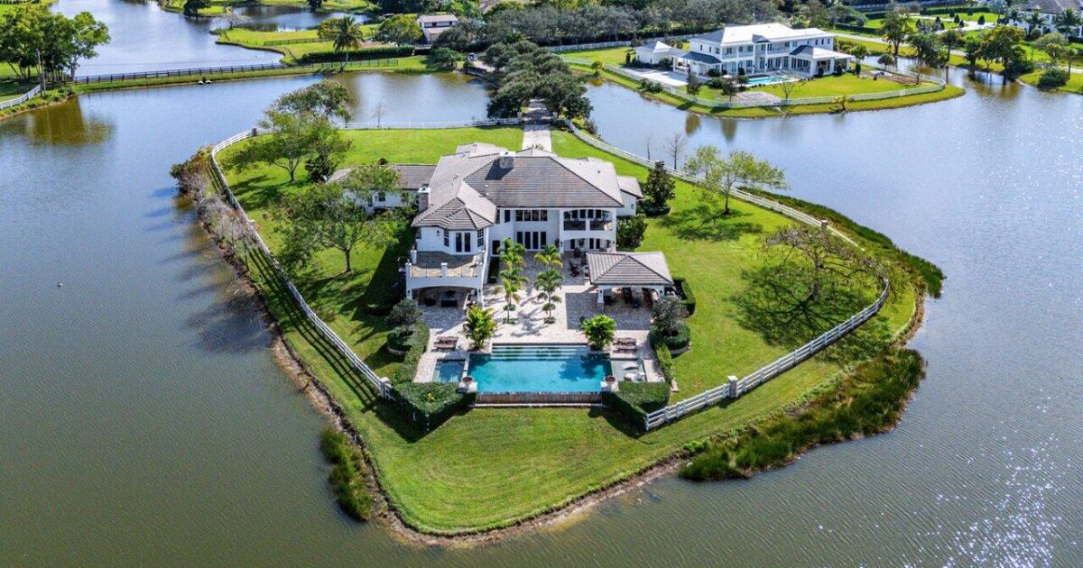 10527 El Paraiso Place, Delray Beach, FL 33446