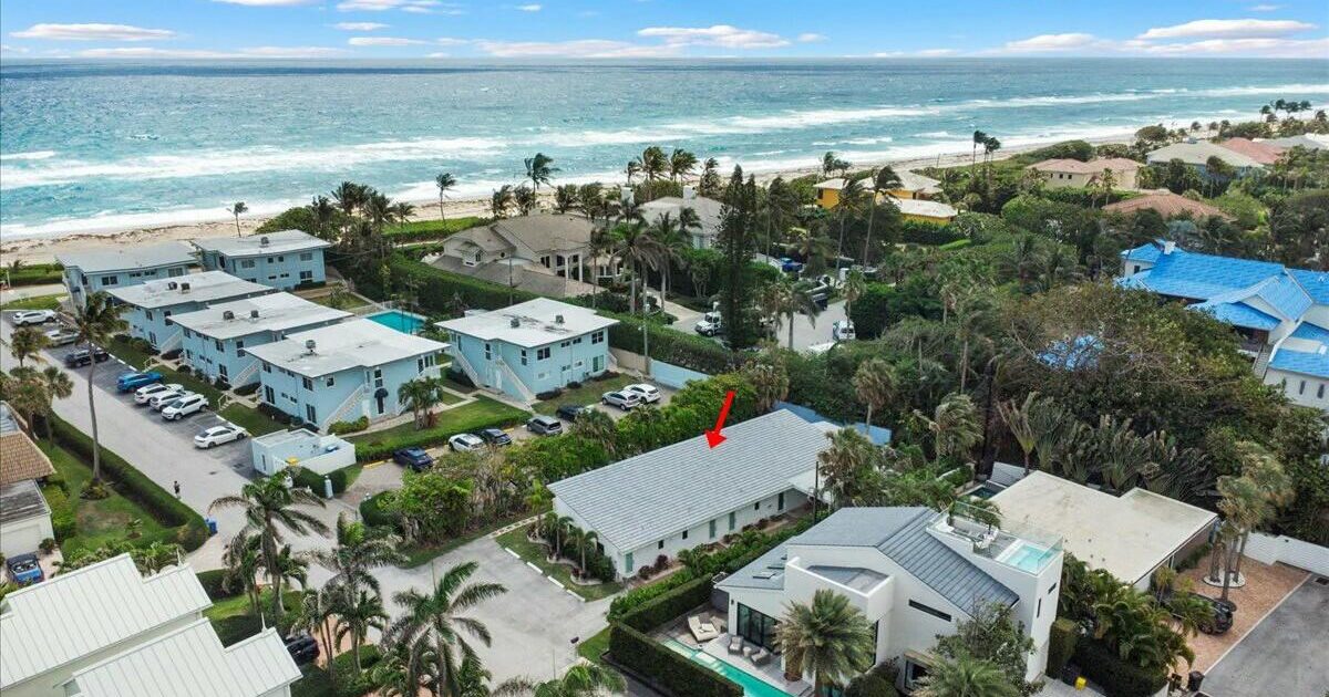 18 Adams Road, Ocean Ridge, FL 33435