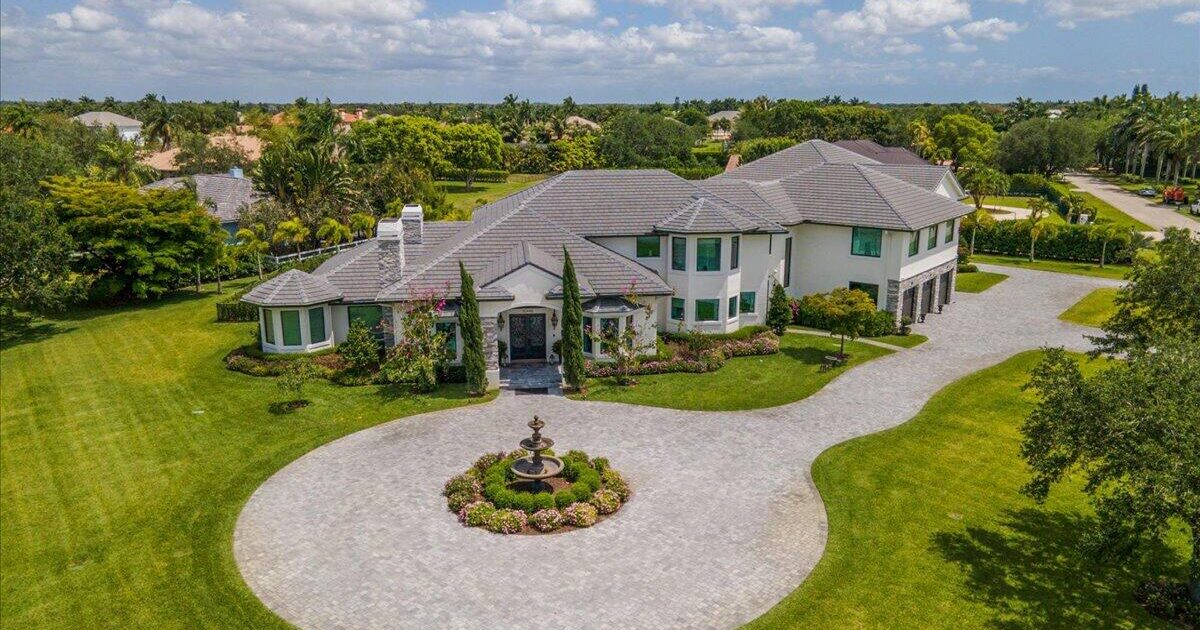 15945 Weatherly Road, Wellington, FL 33414