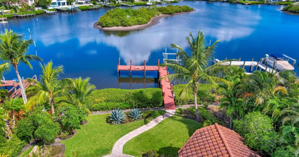 102 Victory Drive, Jupiter, FL 33477