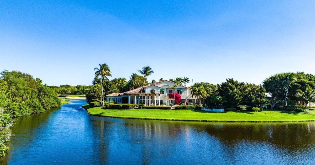 3181 Miro Drive N, Palm Beach Gardens, FL 33410