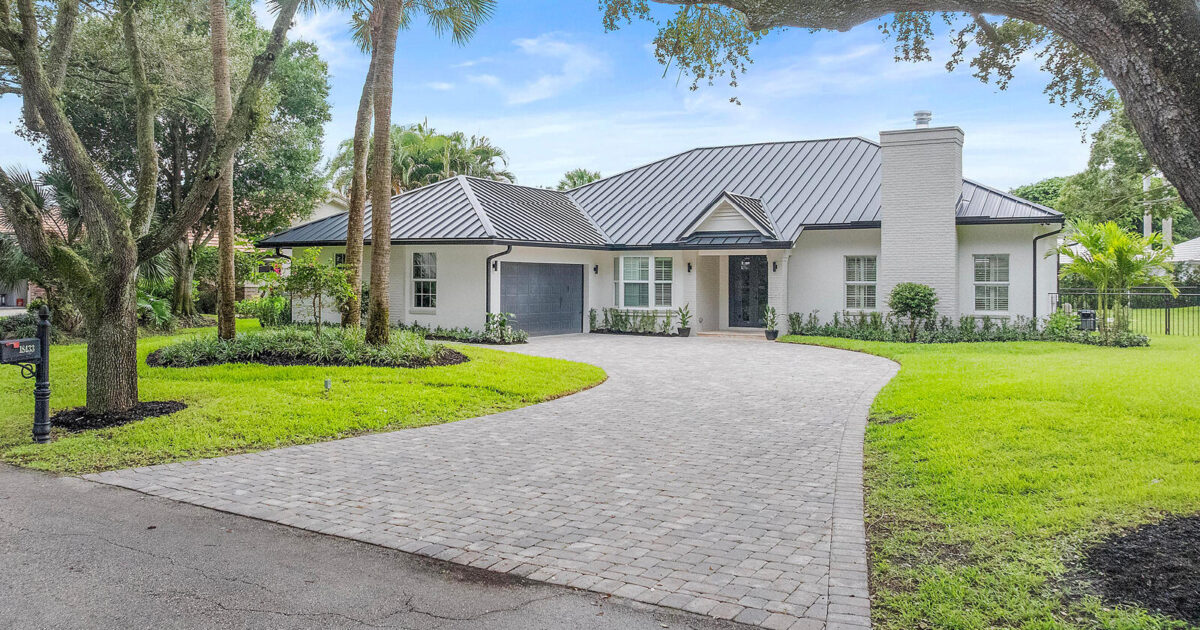 18433 SE Heritage Drive, Tequesta, FL 33469