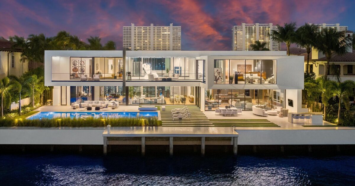 2633 Spanish River Road, Boca Raton, FL 33432