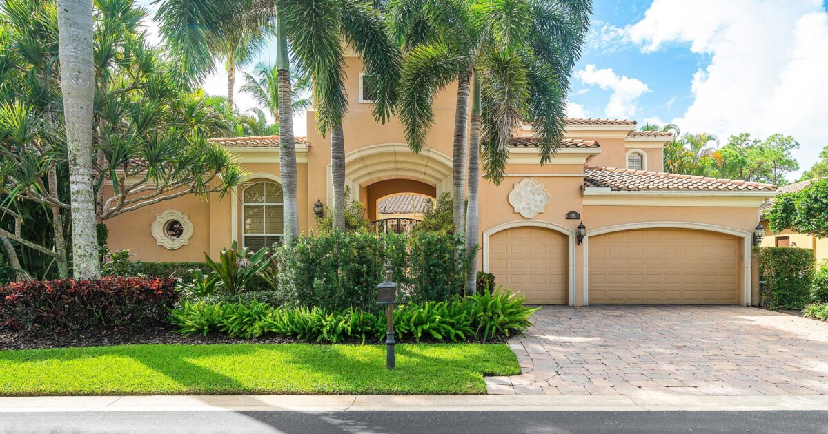 155 Remo Place, Palm Beach Gardens, FL 33418