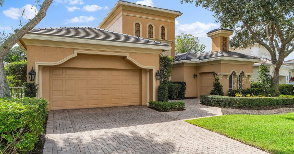 108 Via Paradisio, Palm Beach Gardens, FL 33418