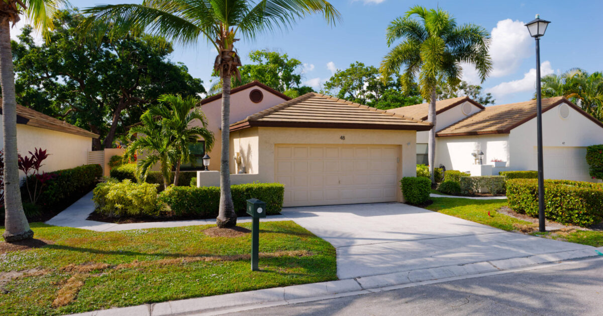 48 Ironwood Way N, Palm Beach Gardens, FL 33418
