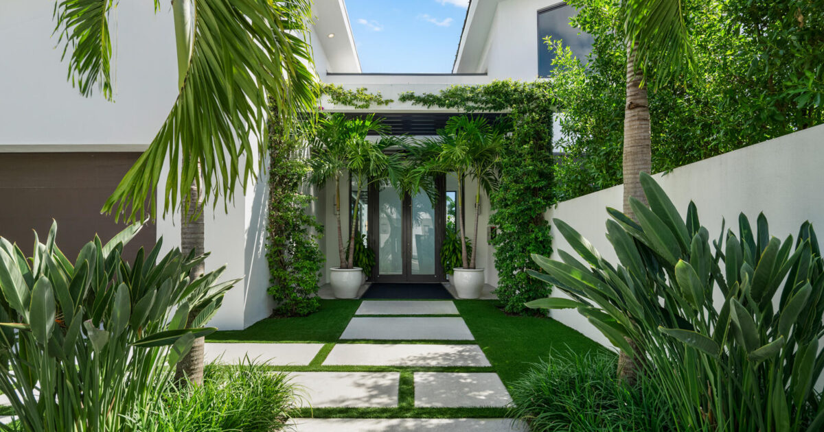 4444 Washington Road, West Palm Beach, FL 33405