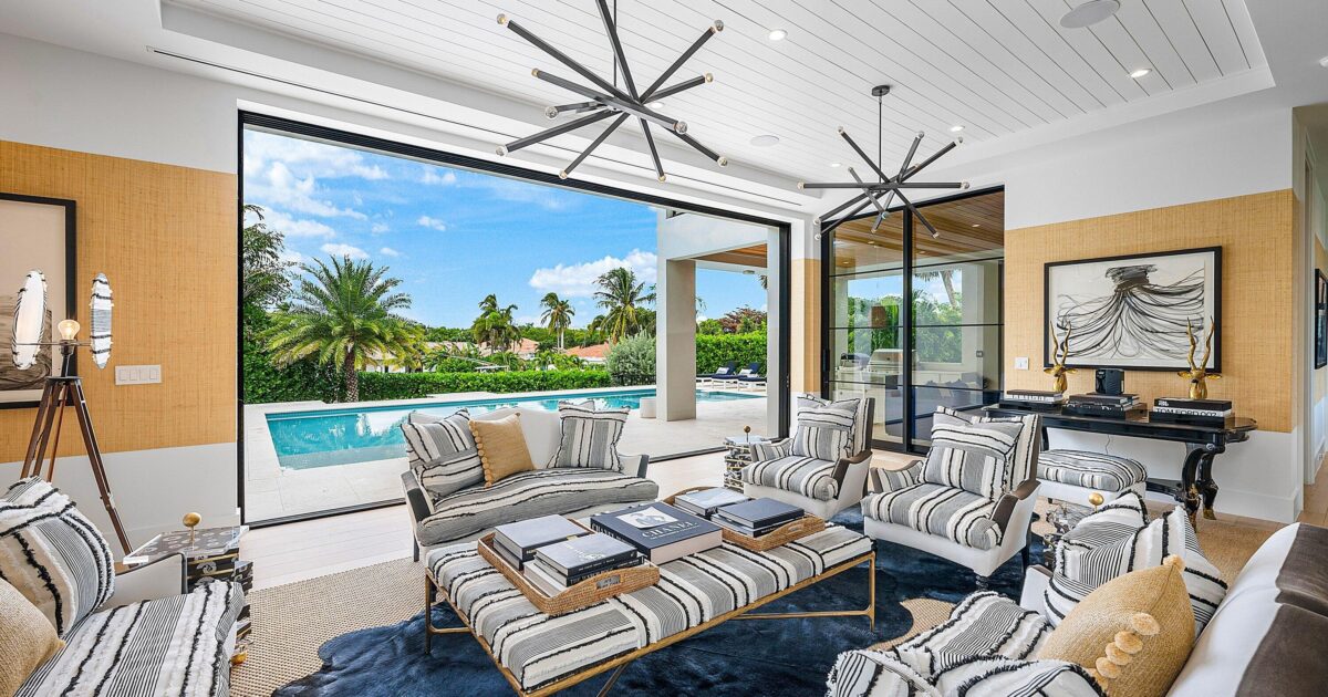 10 Harbour Drive S, Ocean Ridge, FL 33435