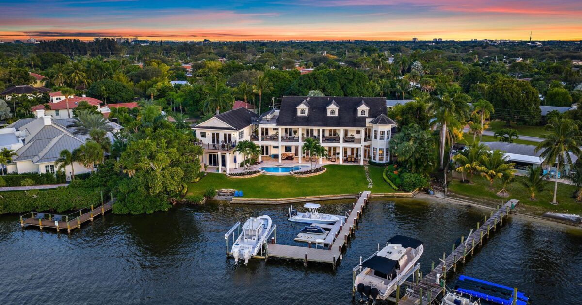 18137 Palm Point Drive, Jupiter, FL 33458