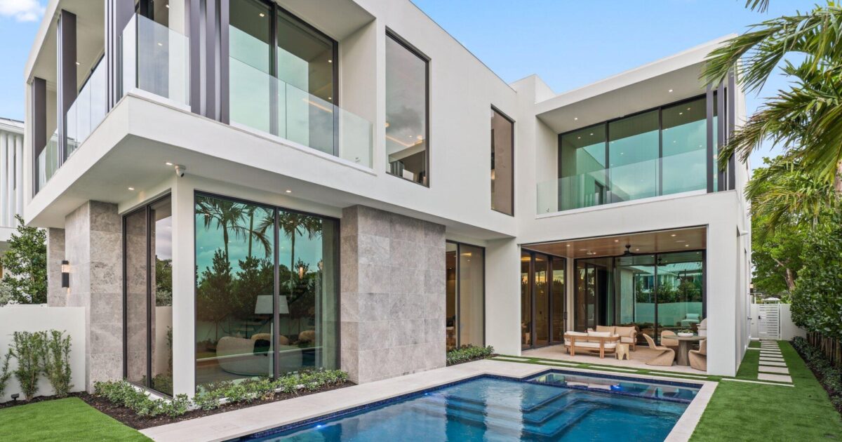 340 Grove Place, Delray Beach, FL 33444