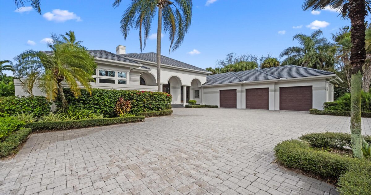 224 Locha Drive, Jupiter, FL 33458