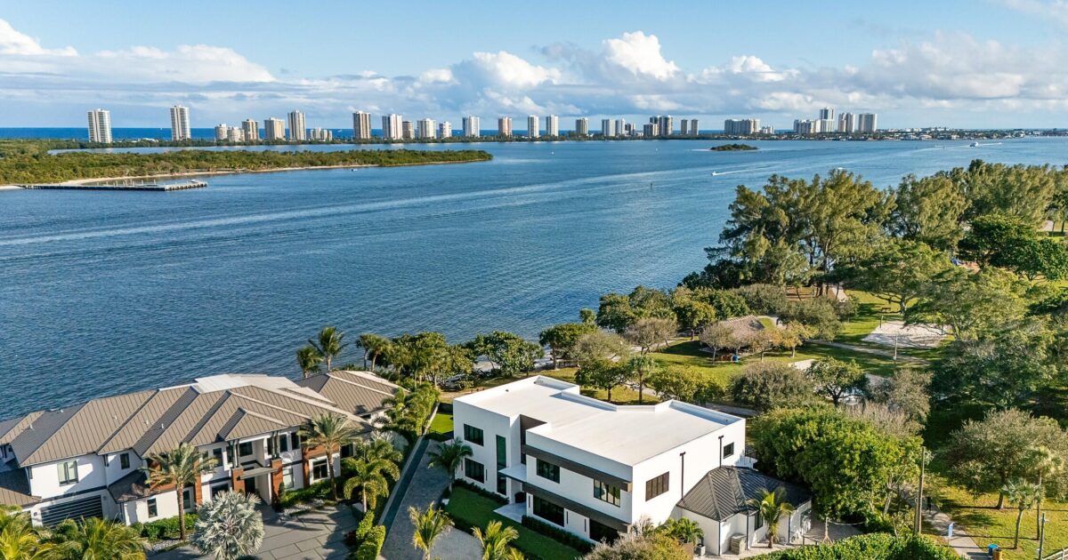 706 Lakeside Circle, North Palm Beach, FL 33408