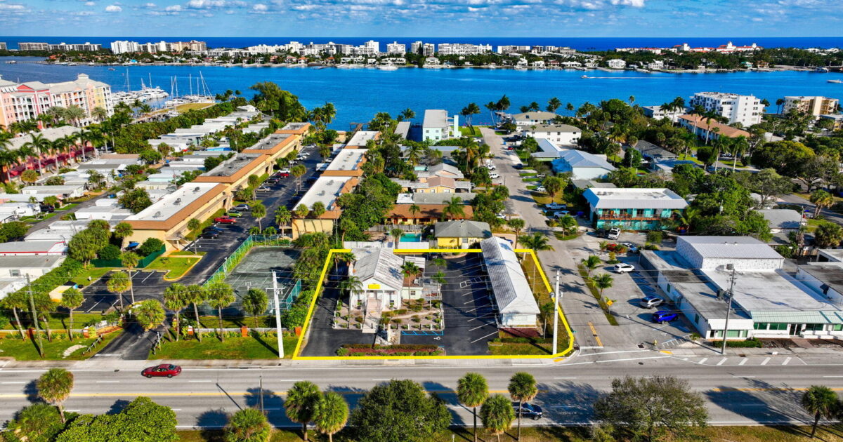 704 N Dixie Highway, Lantana, FL 33462