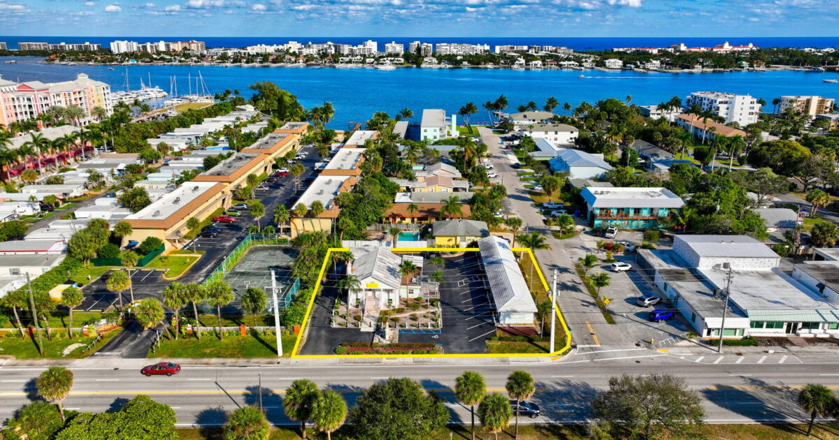 704 N Dixie Highway, Lantana, FL 33462