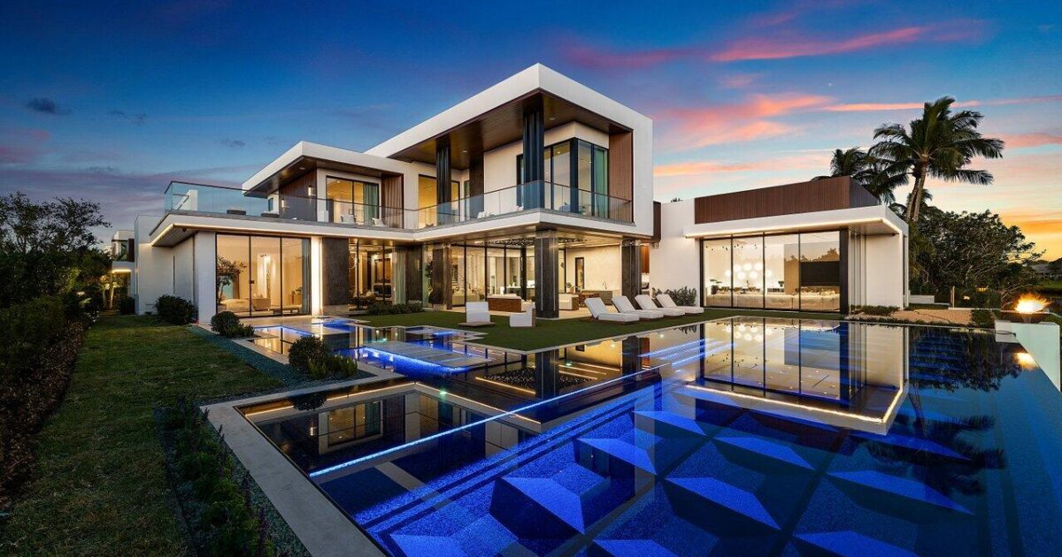 126 Spinnaker Lane Lane, Jupiter, FL 33477