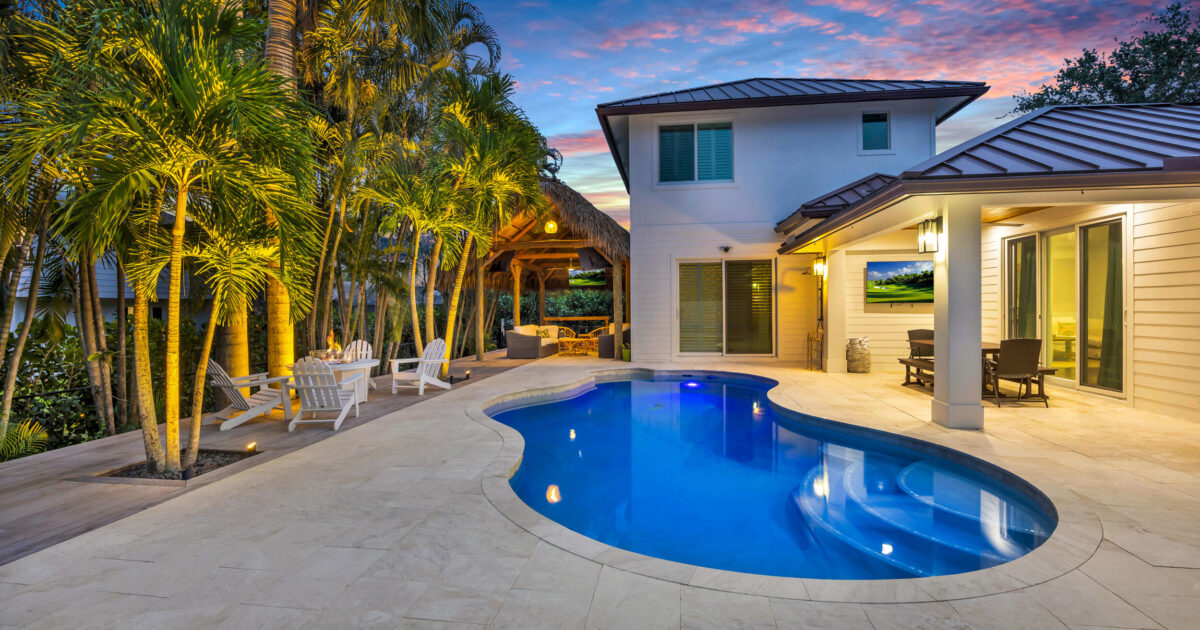9806 SE Landing Place, Tequesta, FL 33469