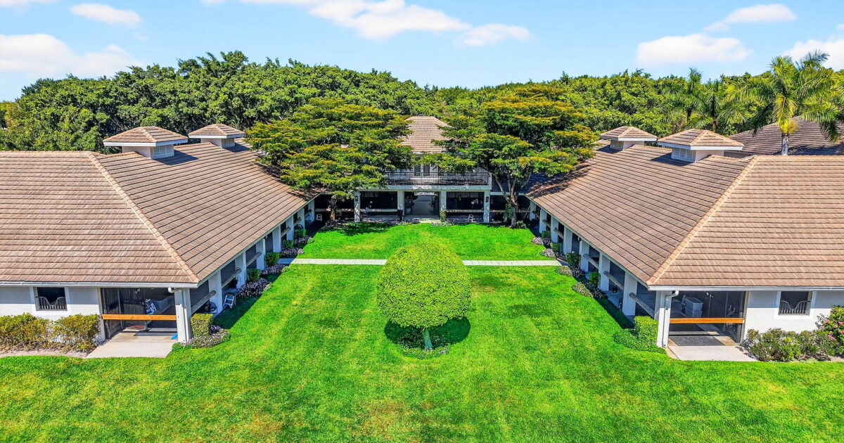 3405 Olde Hampton Drive, Wellington, FL 33414