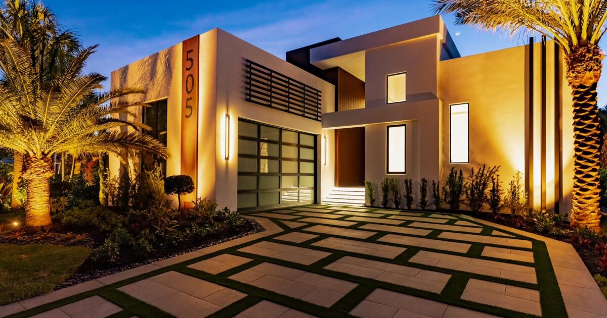 505 SE Atlantic Drive, Lantana, FL 33462