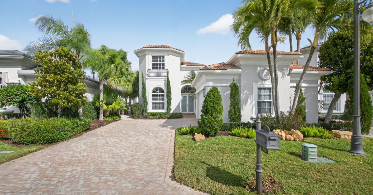 131 Porto Vecchio Way, Palm Beach Gardens, FL 33418