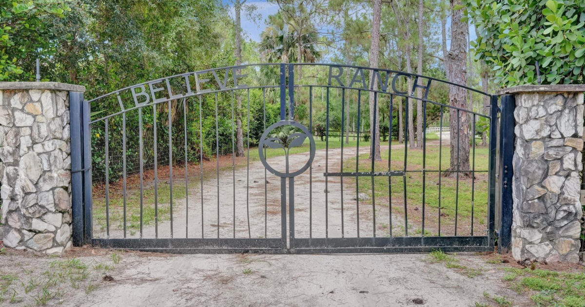 12168 148th Road, Palm Beach Gardens, FL 33418