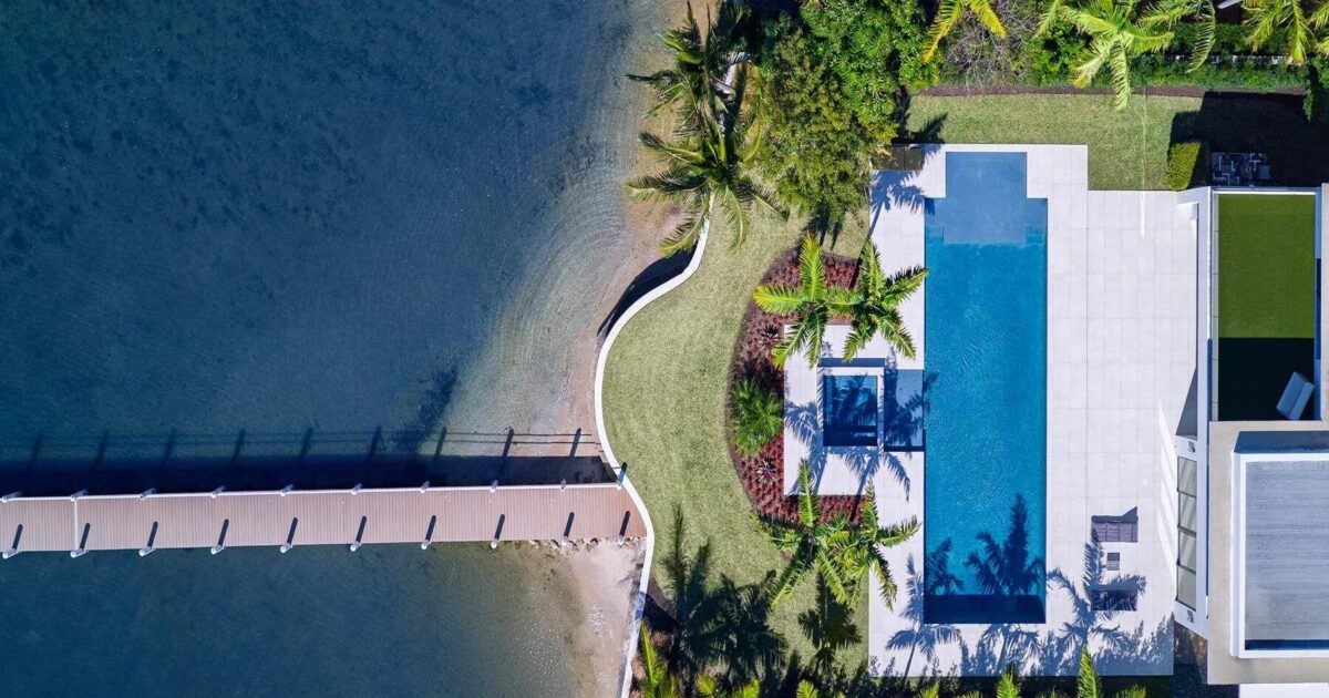 807 N Atlantic Drive, Lantana, FL 33462