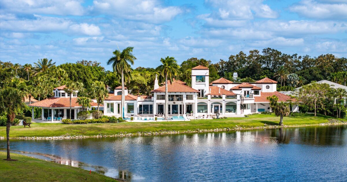 13101 Monet Lane, Palm Beach Gardens, FL 33410