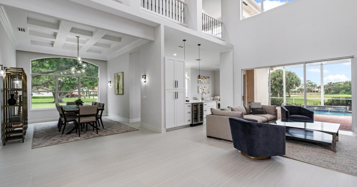 1124 Grand Cay Drive, Palm Beach Gardens, FL 33418