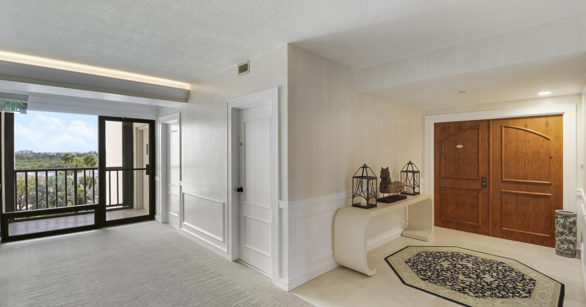 3322 Casseekey Island Road 604, Jupiter, FL 33477