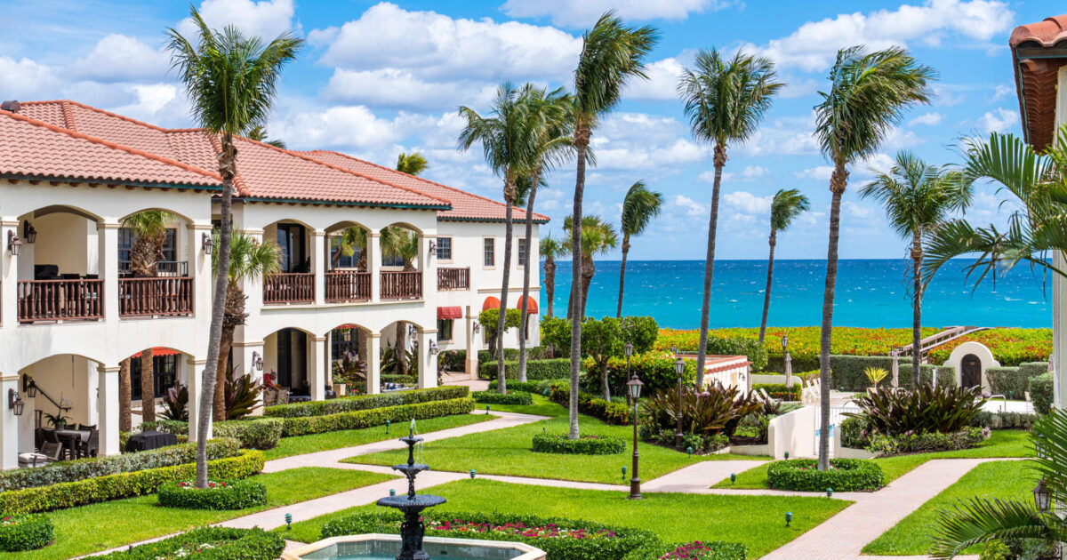 5833 N Ocean Boulevard #d2, Ocean Ridge, FL 33435