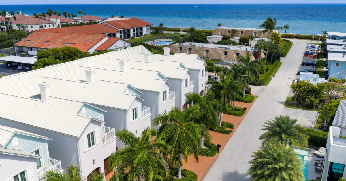 9 Adams Road, Ocean Ridge, FL 33435