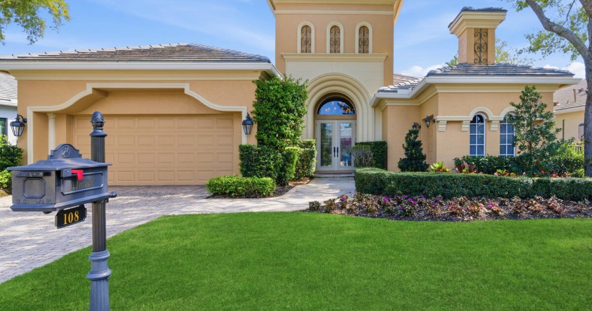 108 Via Paradisio, Palm Beach Gardens, FL 33418