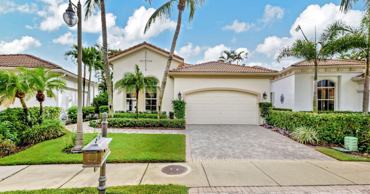 122 Andalusia Way, Palm Beach Gardens, FL 33418