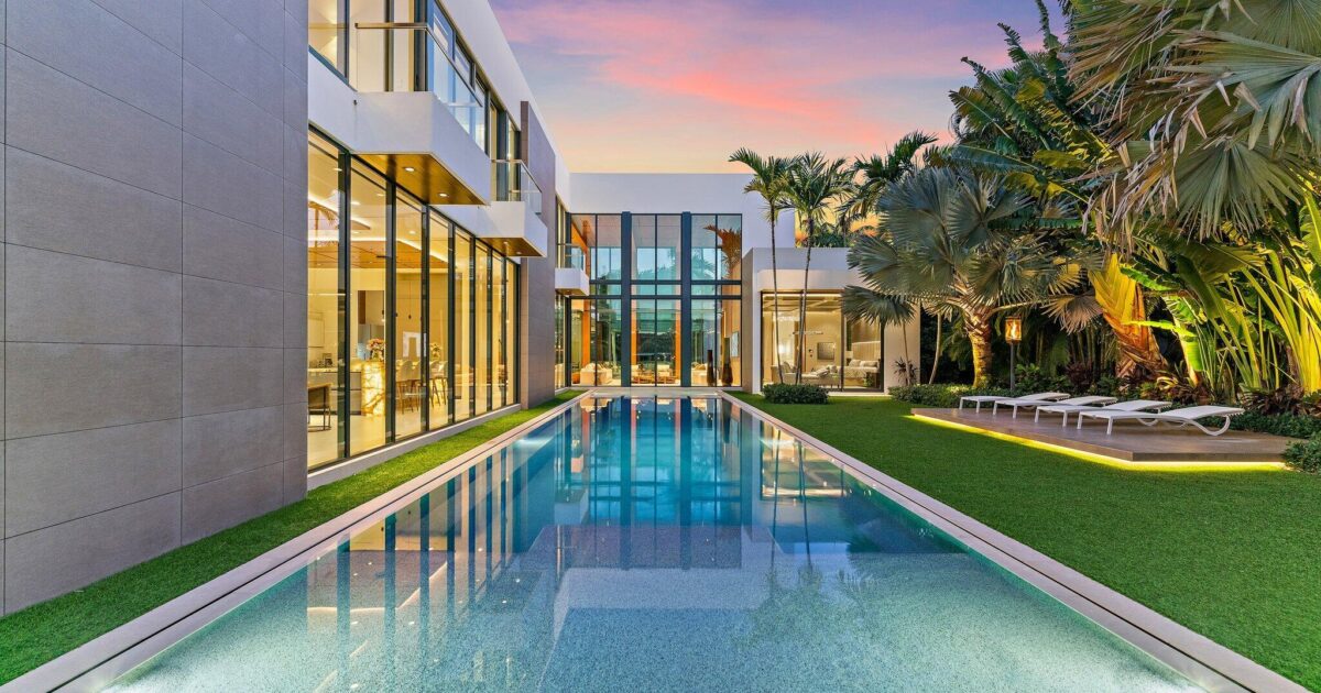 160 Spyglass Lane, Jupiter, FL 33477