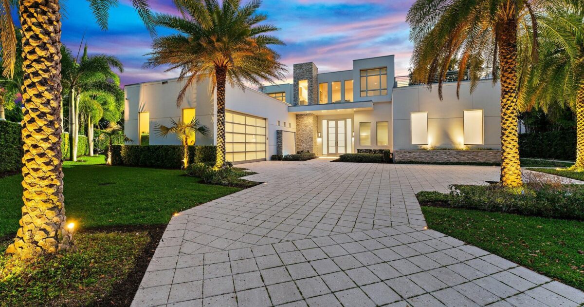 2162 Radnor Road, North Palm Beach, FL 33408