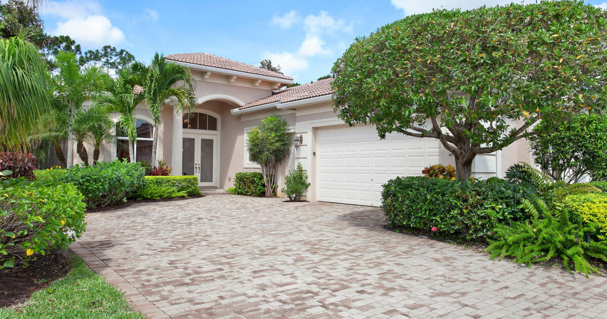 206 Porto Vecchio Way, Palm Beach Gardens, FL 33418