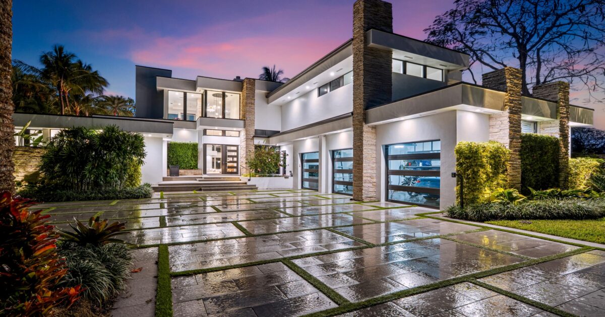 1080 Lake Drive, Delray Beach, FL 33444