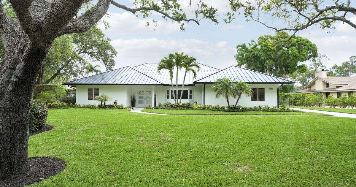 18457 SE Heritage Oaks Lane, Jupiter, FL 33469