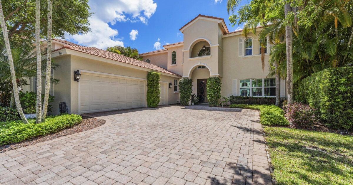 229 Sedona Way, Palm Beach Gardens, FL 33418