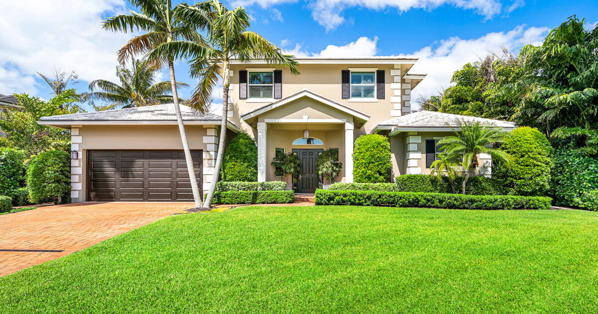 33 Spanish River Drive, Ocean Ridge, FL 33435