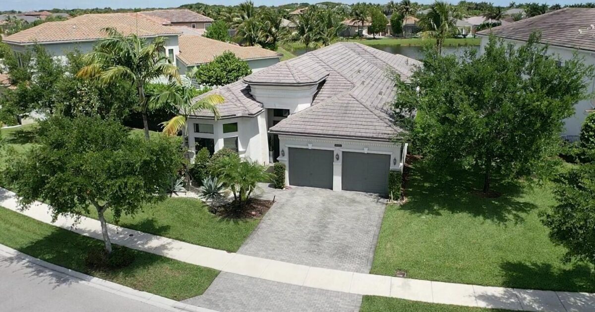 16872 Pavilion Way, Delray Beach, FL 33446
