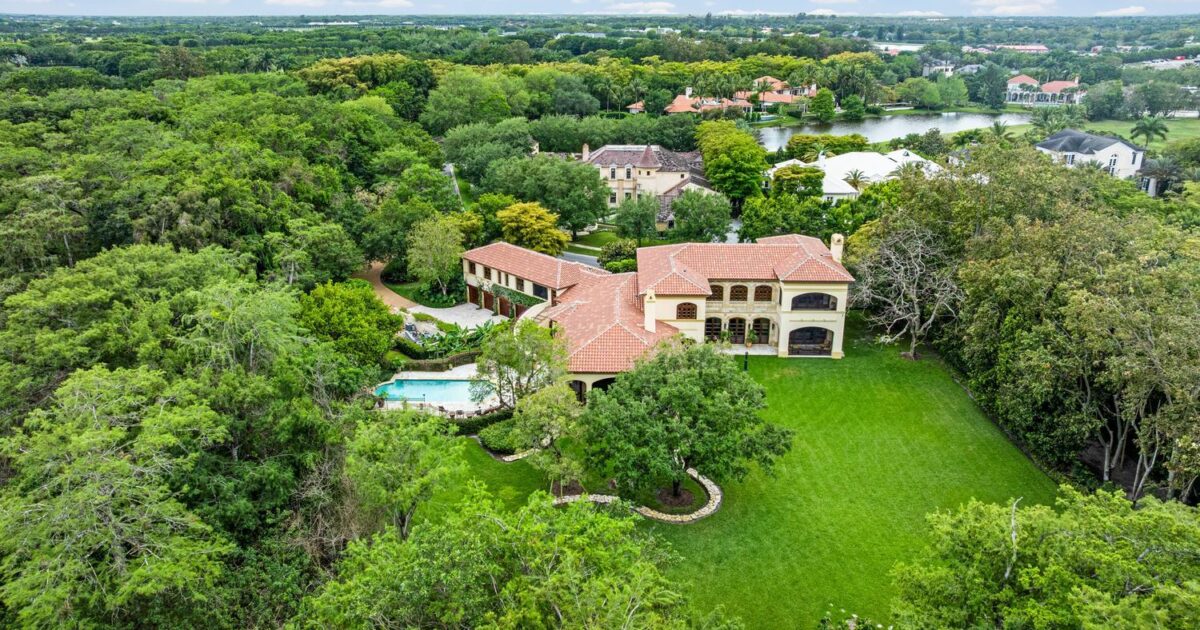 2953 Hurlingham Drive, Wellington, FL 33414