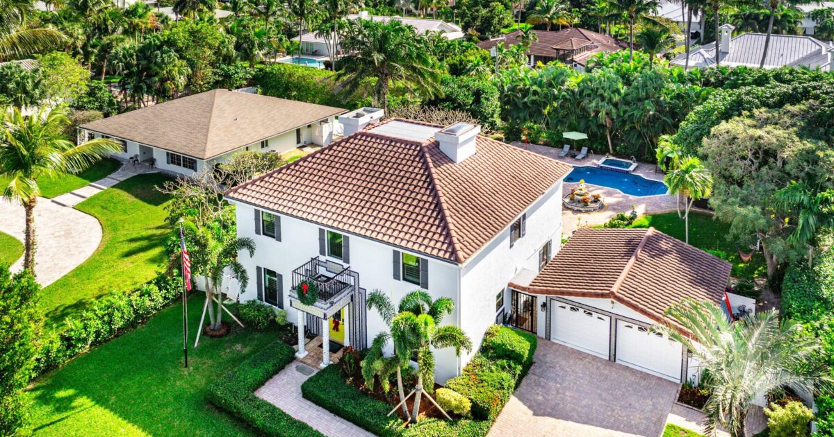 19 E Ocean Avenue, Ocean Ridge, FL 33435