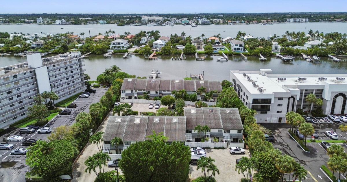 3543 S Ocean Boulevard 111, South Palm Beach, FL 33480
