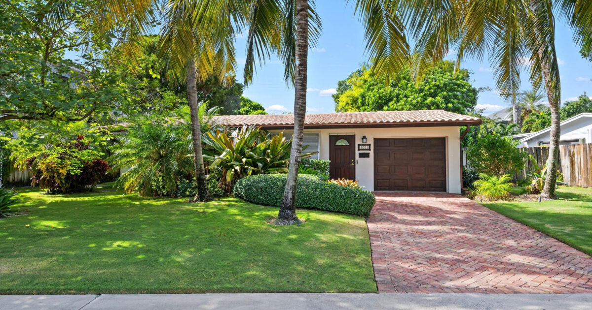 1001 NE 2nd Terrace, Boca Raton, FL 33432