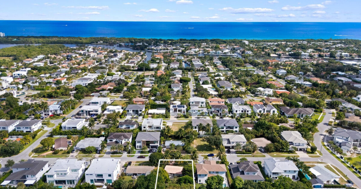 1001 NE 2nd Terrace, Boca Raton, FL 33432