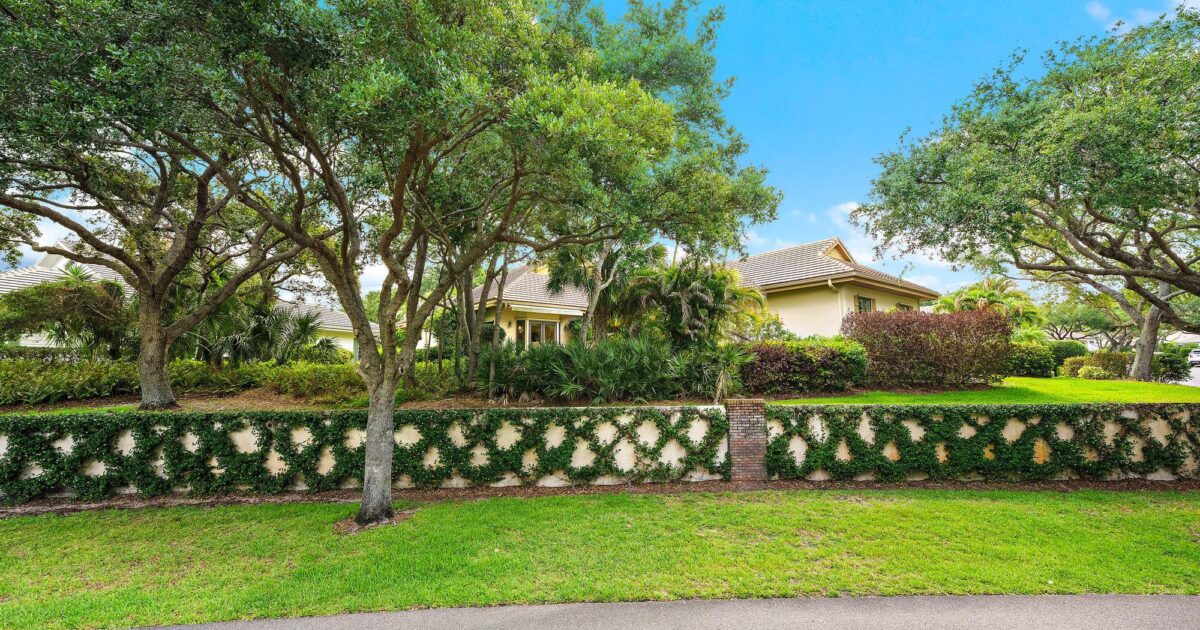 12001 SE Prestwick Terrace, Jupiter, FL 33469