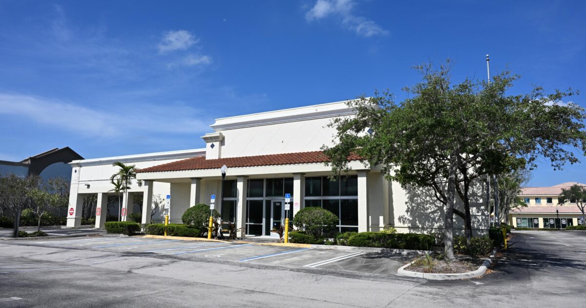 150 Tequesta Drive, Tequesta, FL