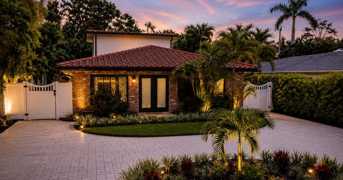 702 S Atlantic Drive, Lantana, FL 33462