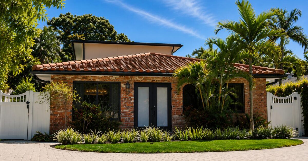 702 S Atlantic Drive, Lantana, FL 33462