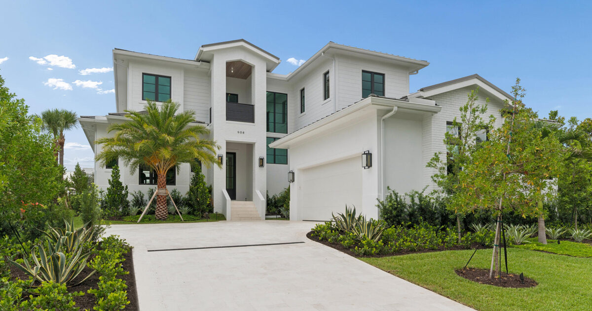 908 N Atlantic Drive, Lantana, FL 33462